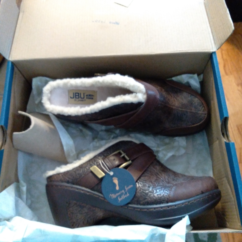 Clogs